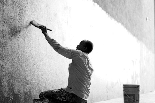Applying a protective coating to a surface